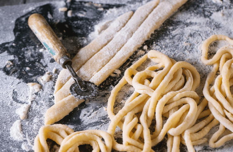 The recipe to make homemade Pici all’ Aglione
